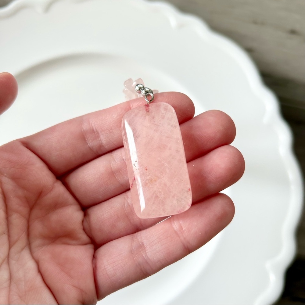 💸 5/20 Artisan Genuine Rose Quartz Necklace w/ Tumbled Rose Quartz Pendant - Picture 4 of 7